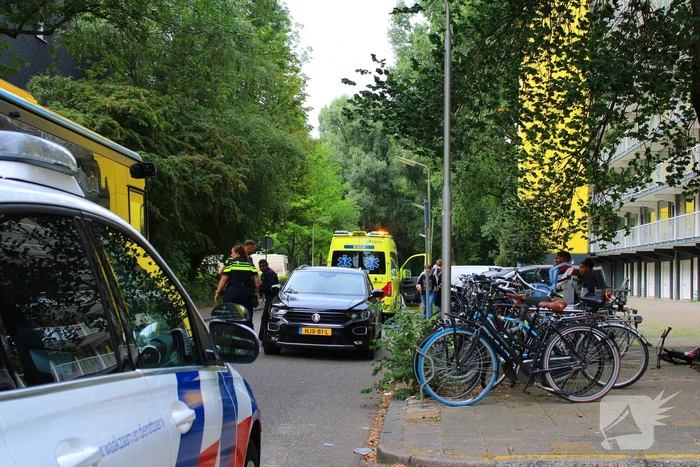 Fietser ten val bij botsing met auto