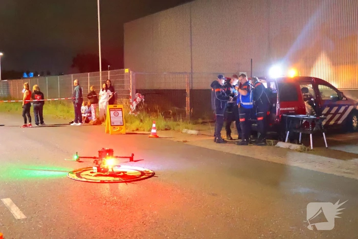 Grote brand in slooppand vergt grote inzet van brandweer