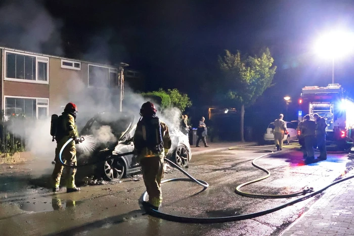 Auto volledig verwoest door brand