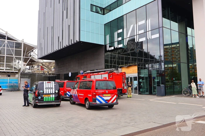 Man sticht brand in stadskantoor