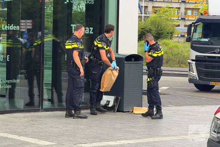 Man sticht brand in stadskantoor