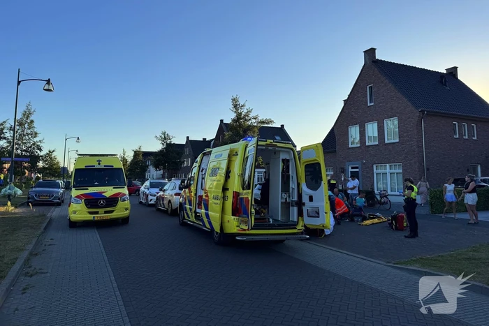 Zwaargewonde bij ongeval met crosbrommertje