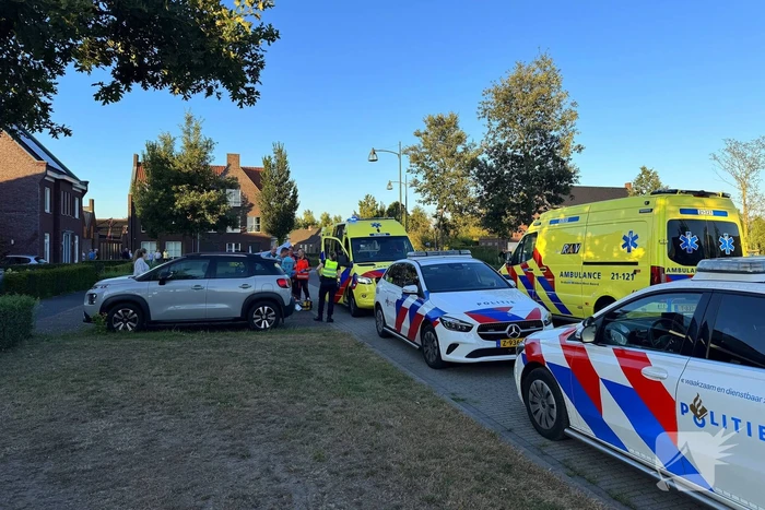 Zwaargewonde bij ongeval met crosbrommertje