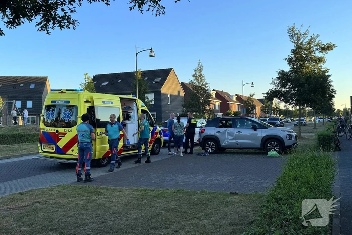 Zwaargewonde bij ongeval met crosbrommertje
