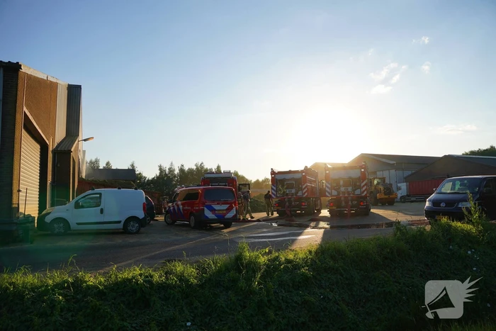 Meerdere brandweer eenheden ingezet bij brand grasdrogerij