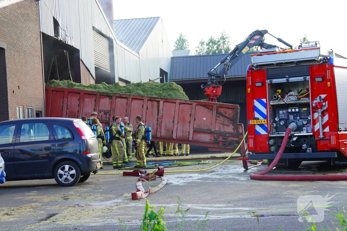 Meerdere brandweer eenheden ingezet bij brand grasdrogerij