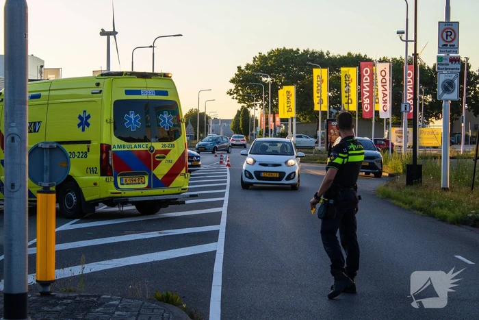 Ongeval met DHL-bus leidt tot botsing met meerdere voertuigen