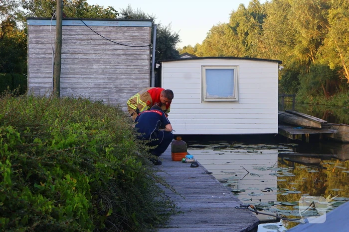 Man komt in aanraking met onbekende chemische stof na vondst vat