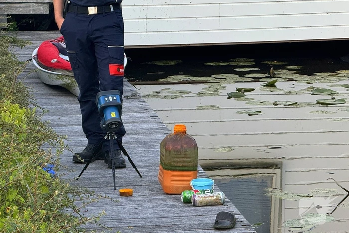 Man komt in aanraking met onbekende chemische stof na vondst vat