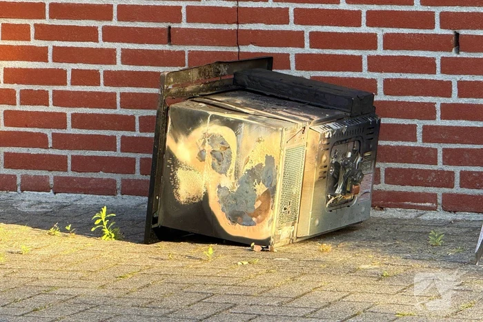 Oven in brand zorgt voor woningbrand zonder gewonden
