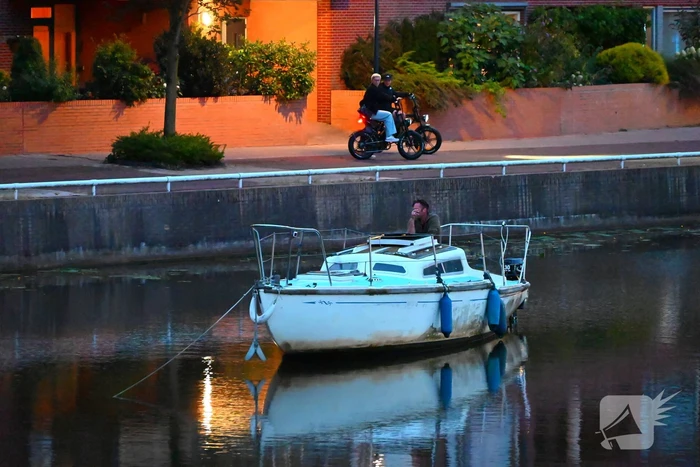 Brandweeractie voor vastgelopen boot