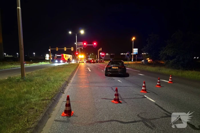 Gewonde en schade na botsing met brommobiel notenwinkel