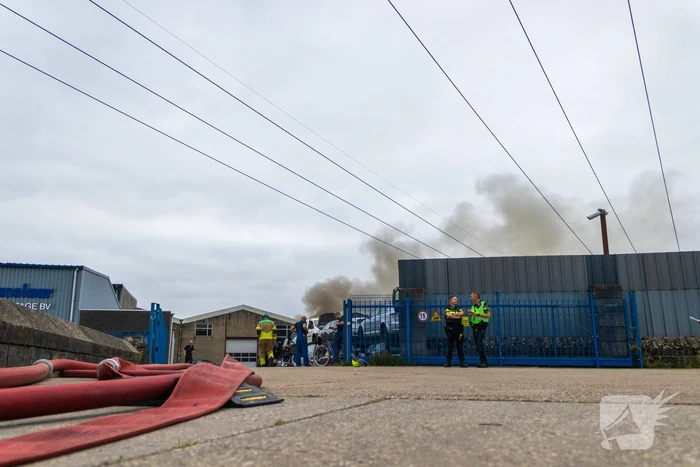 Grote brand bij autosloperij
