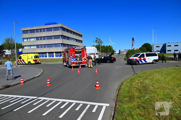 Aanrijding met bestelbus op zijkant