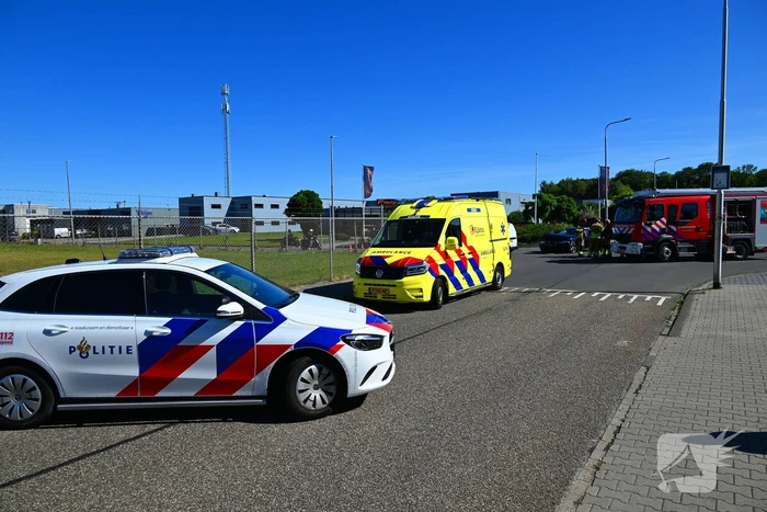 Aanrijding met bestelbus op zijkant