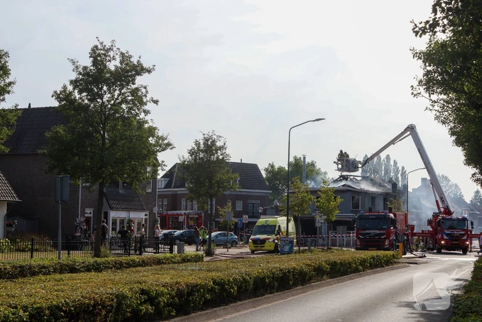 Brandweer massaal ingezet bij brand in cafetaria