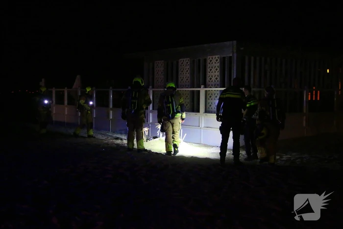 Twee aanhoudingen na brandstichting bij strandtent