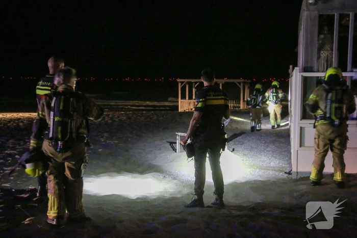Twee aanhoudingen na brandstichting bij strandtent