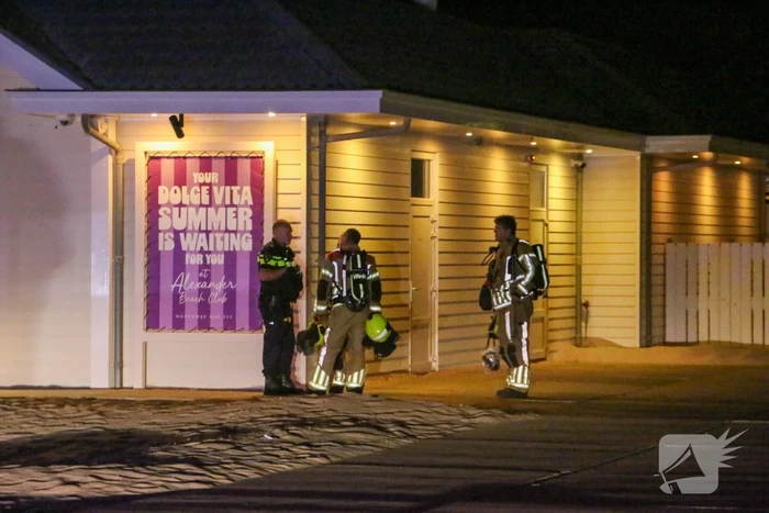 Twee aanhoudingen na brandstichting bij strandtent