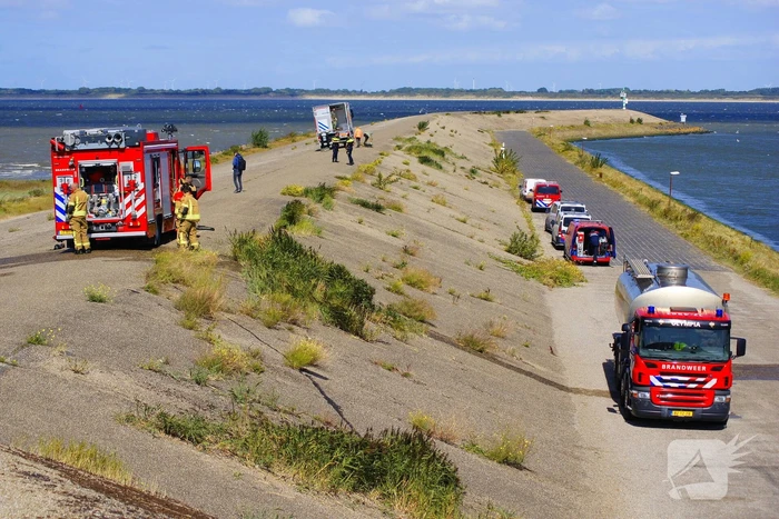 Brandweer groots ingezet na explosie