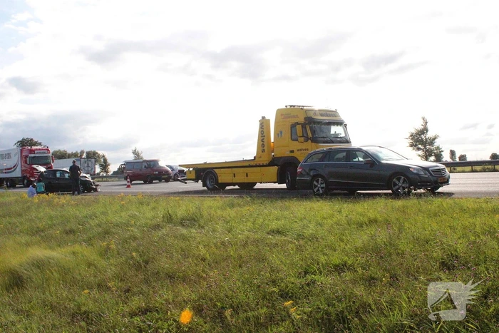 Meerdere auto's betrokken bij ernstige aanrijding