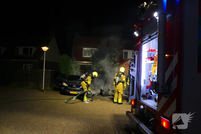 Auto's in vlammen op