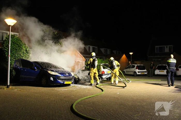 Auto's in vlammen op