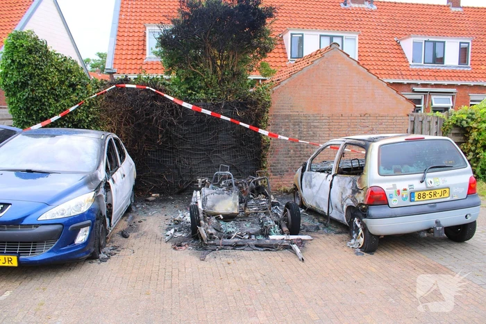 Auto's in vlammen op