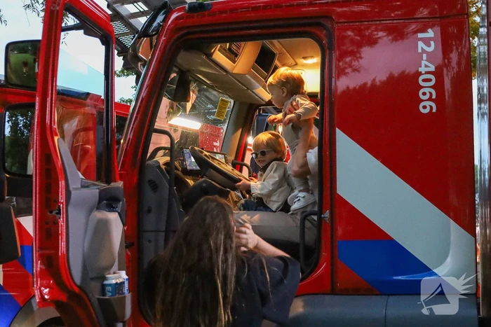 Vuurzee bij speeltuinfeest veroorzaakt grote rookontwikkeling