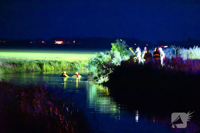 Voertuig te water, bestuurder gewond meegenomen