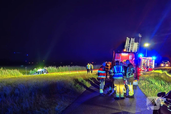 Voertuig te water, bestuurder gewond meegenomen