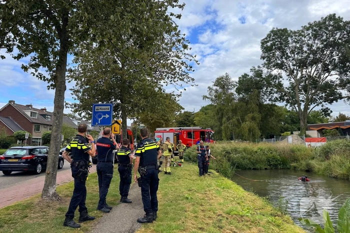 Zoekactie in water na aantreffen kinderfiets