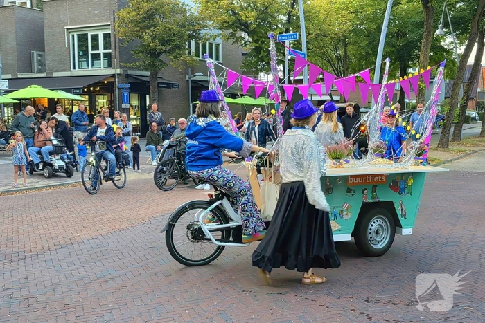 Kleurrijke heide optocht trekt veel belangstelling