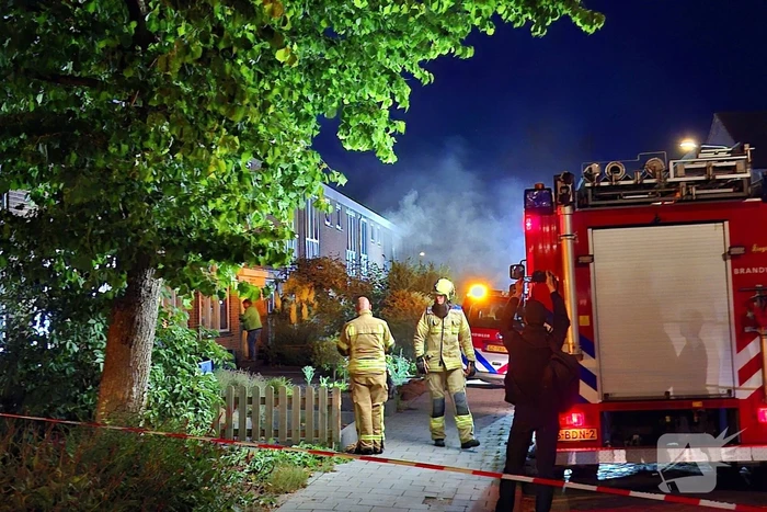 Uitslaande brand verwoest woning
