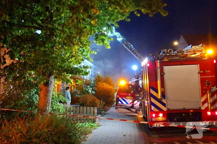 Uitslaande brand verwoest woning