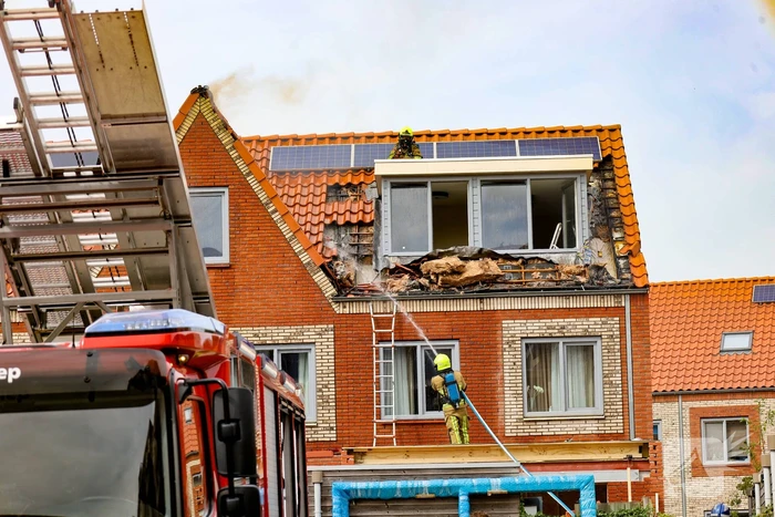 Woningbrand leidt tot ontruiming en grote hulpverlening