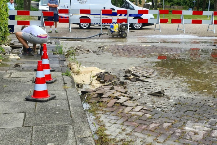 Buurtbewoners grijpen in bij lekkage
