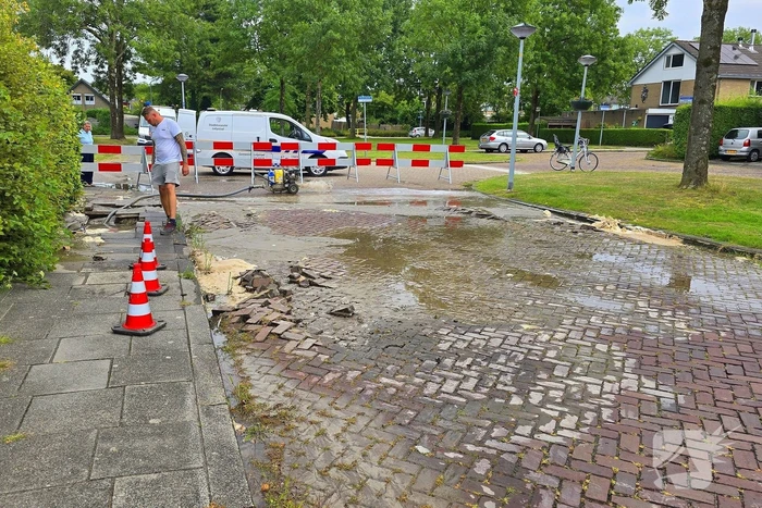 Buurtbewoners grijpen in bij lekkage