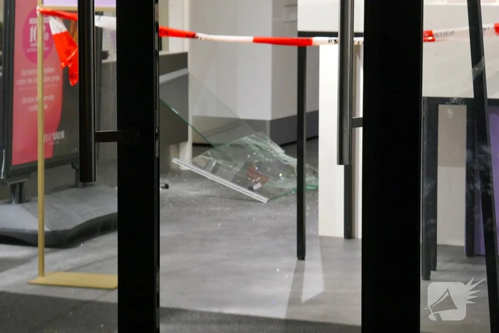 Politie onderzoekt juwelier-inbraak