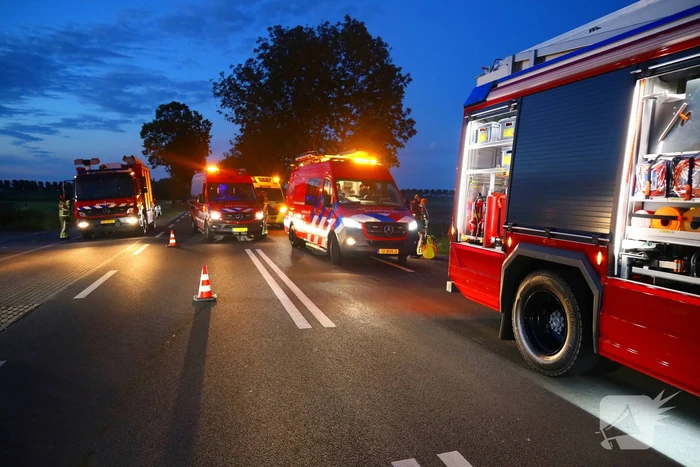 Auto ondersteboven in sloot na ongeval