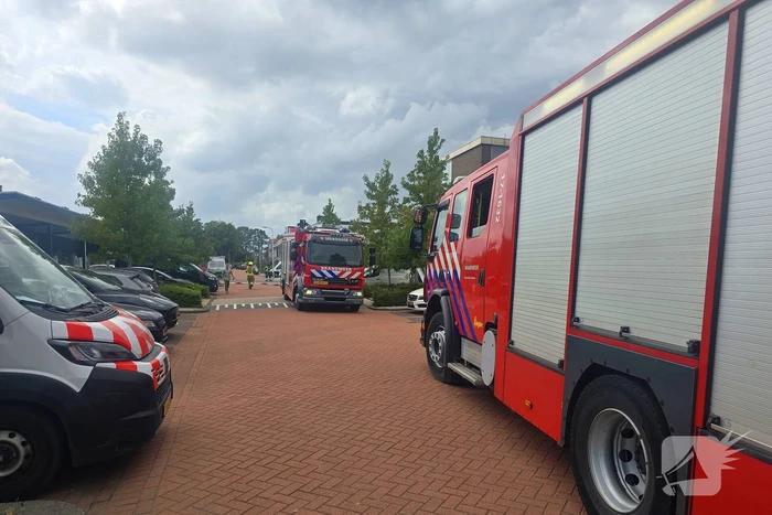 Hoogwerker ingezet bij brand