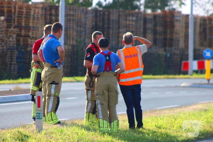 Weg afgesloten na ongeval met gevaarlijke stoffen