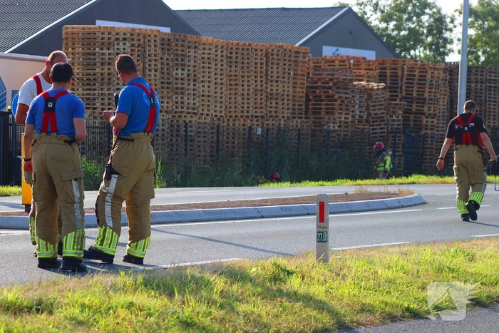 Weg afgesloten na ongeval met gevaarlijke stoffen