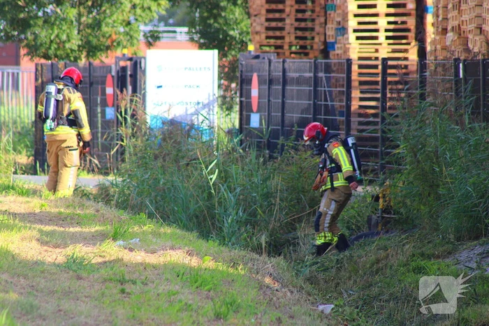 Weg afgesloten na ongeval met gevaarlijke stoffen
