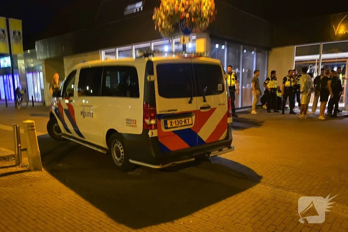 Agent krijgt kopstoot tijdens festival