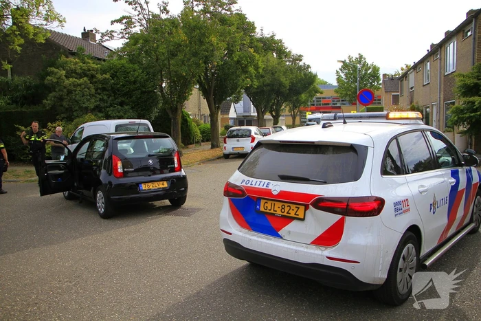 Zware schade bij aanrijding tussen voertuigen