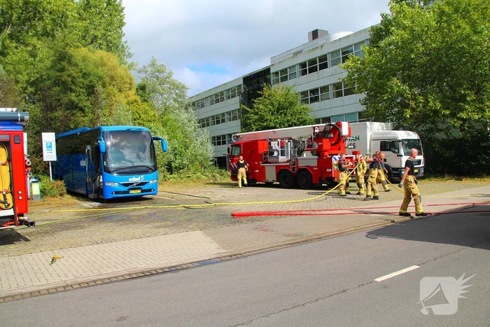 Brand in touringcar leidt tot snelle inzet