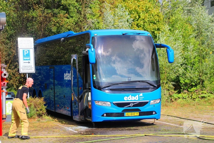 Brand in touringcar leidt tot snelle inzet