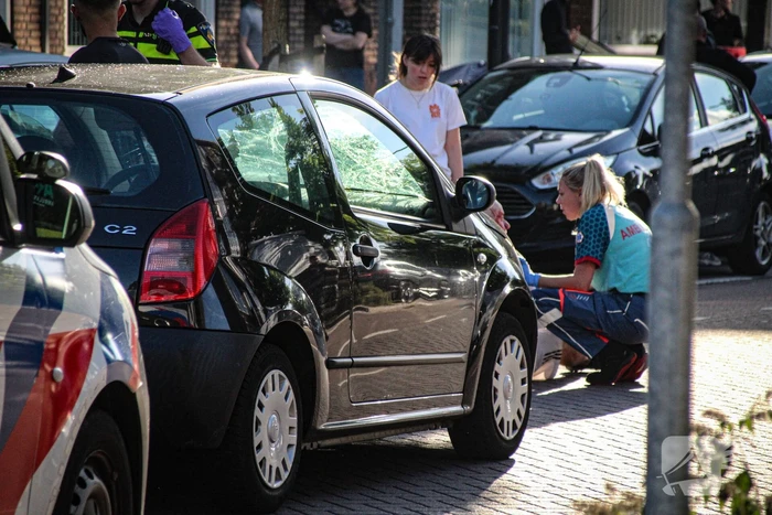 Auto met gebarsten voorruit