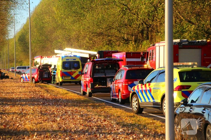 Auto door midden na ernstig ongeval